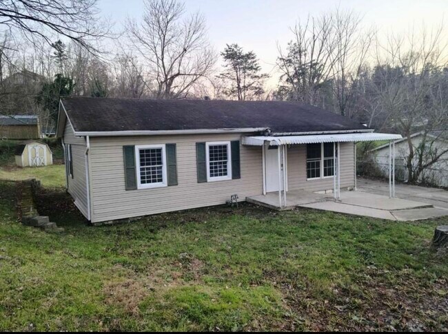Building Photo - 98 Willarose Dr