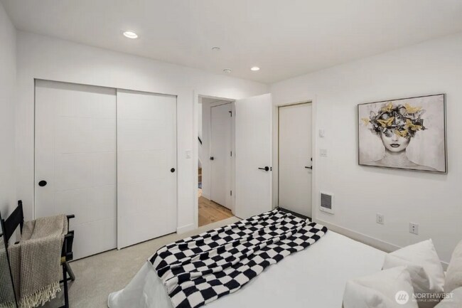 Foto del edificio - 528 N 72nd St