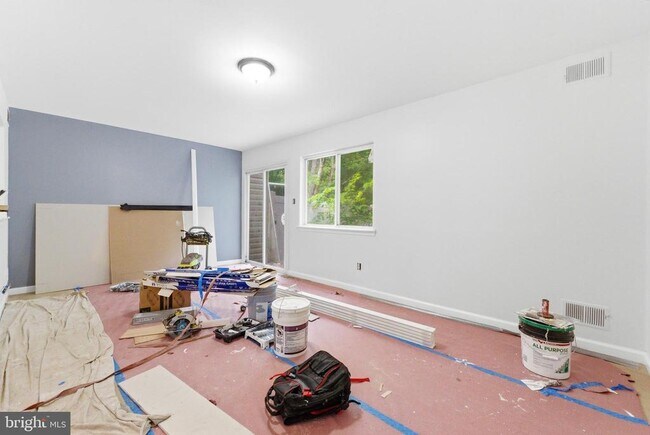 Building Photo - 27 Villanova Ct
