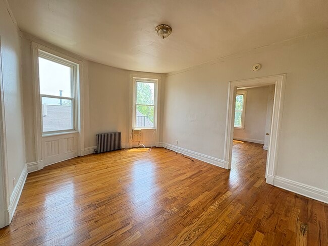 391 Forrest St 7 - 387 Forrest St