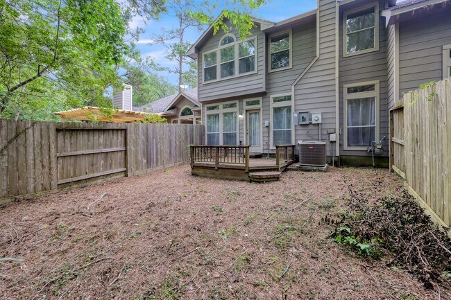 Building Photo - 23 Alderon Woods Pl