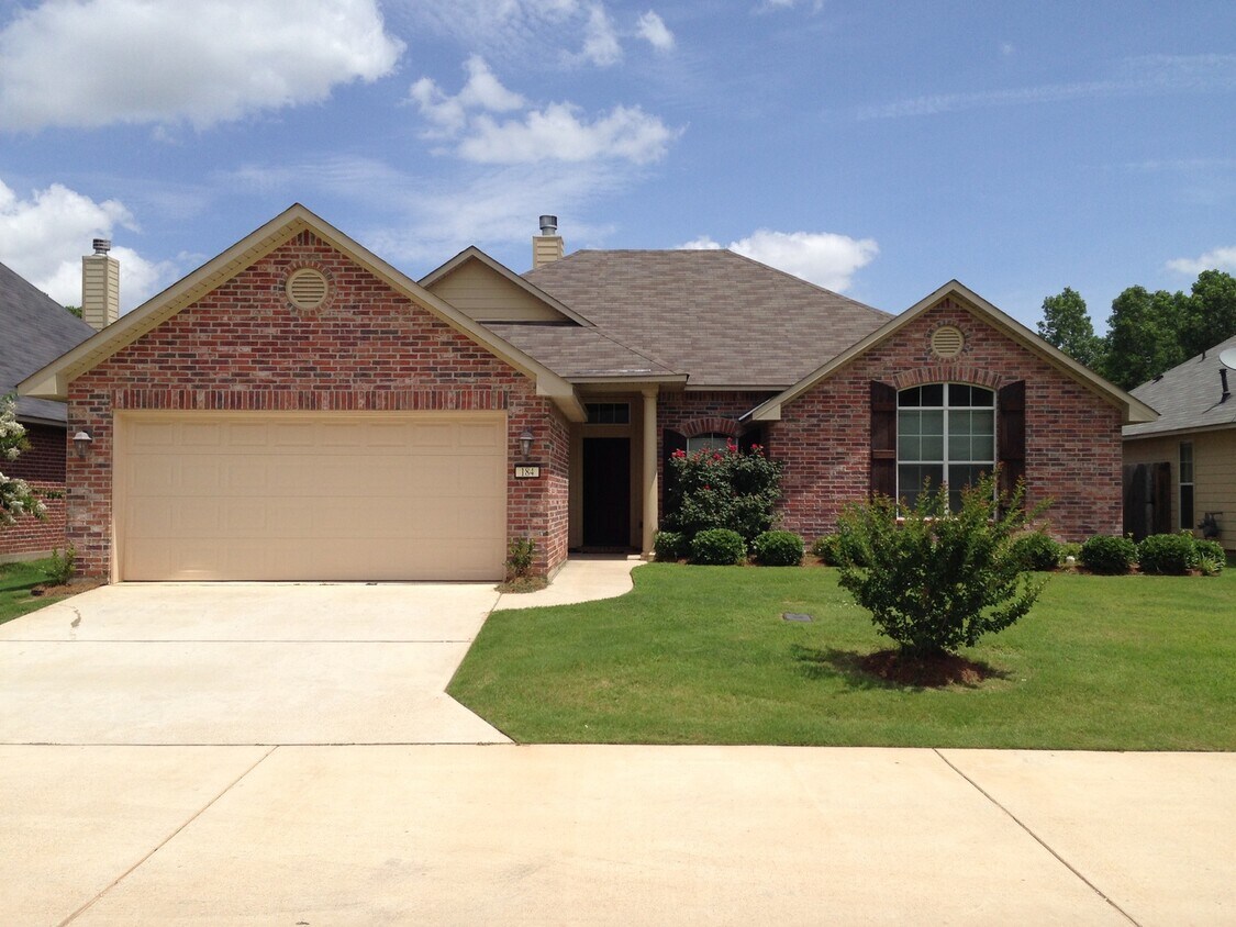 Primary Photo - GATED COMMUNITY NEAR LSUS
