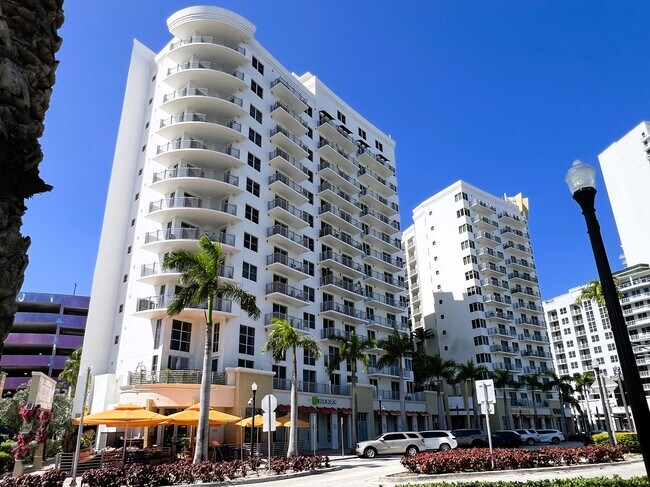 Foto del edificio - 1830 Radius Dr
