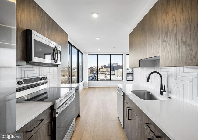 Photo - 1800 W Girard Ave Apartment