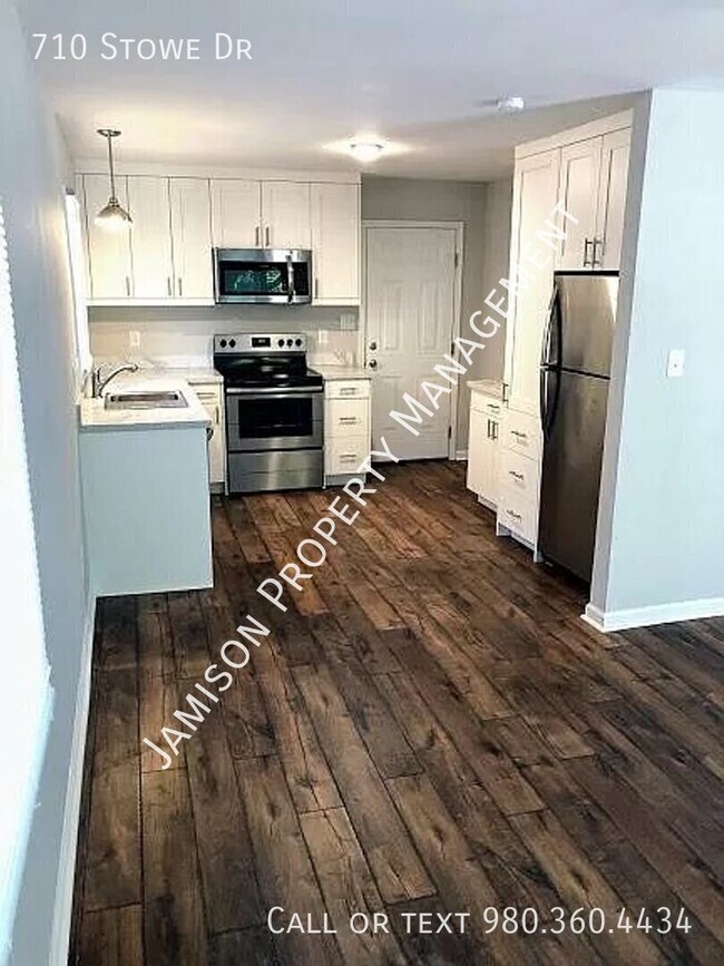 Foto del edificio - 710 Stowe Dr