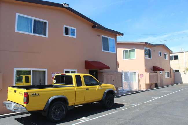 Building Photo - Wells Park Apartments