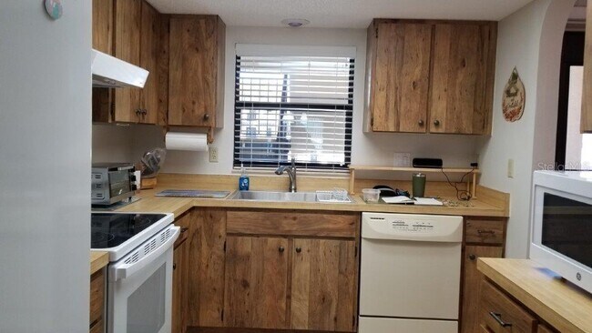 Foto del edificio - 2395 Harbor Blvd
