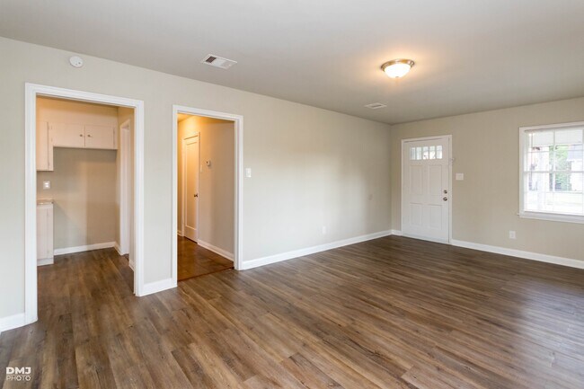 Foto del edificio - Broadway 2556-2558