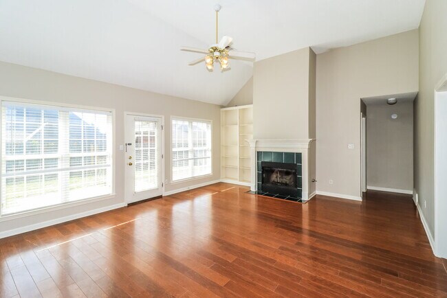 Building Photo - 5061 Thornebrook Cove