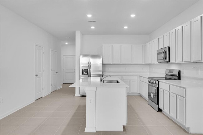 Building Photo - 2827 Maloof Dr