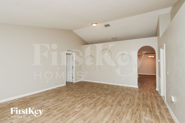 Building Photo - 544 Gagnon St SE