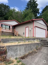 Building Photo - 344 SE Shafford Ave