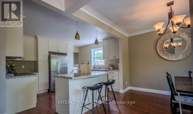 Building Photo - 631 Trudale Ct