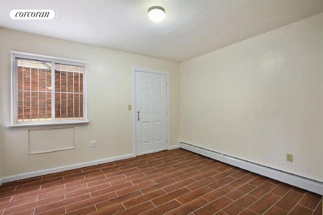 Building Photo - 91 Lott St