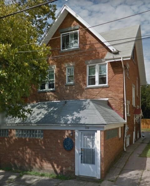 Building Photo - 1106 W 26th St