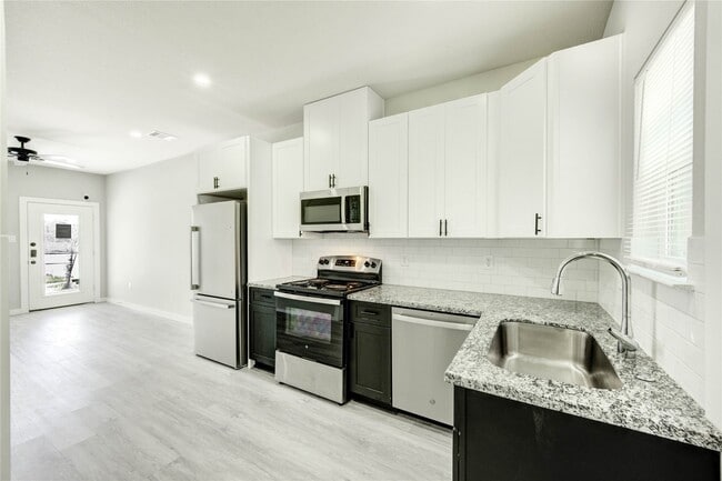 Building Photo - 8157 Tate St