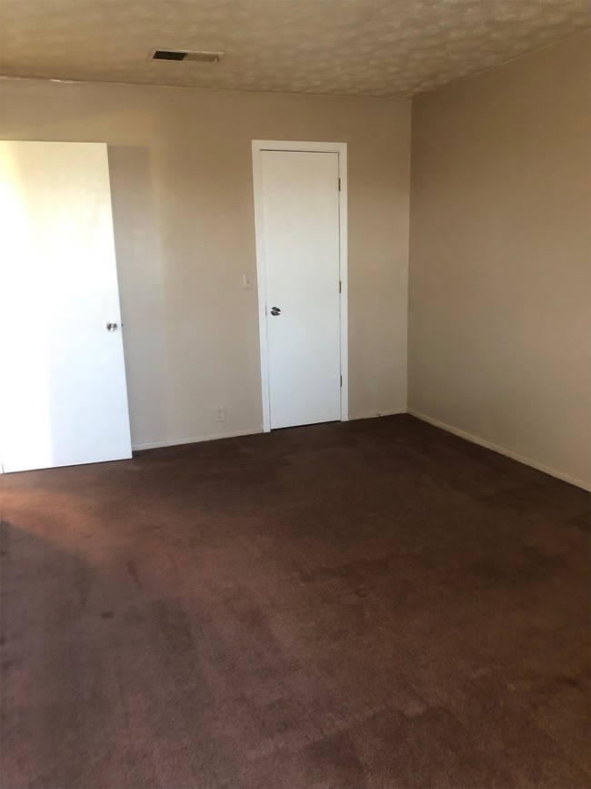 Building Photo - 2139 S 300 E