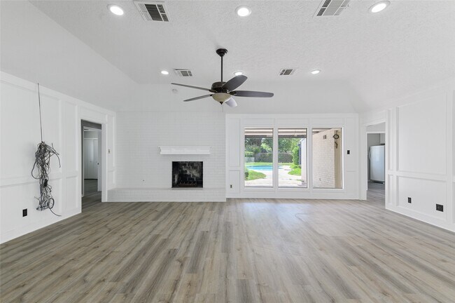 Foto del edificio - 1022 Arrow Hill Rd