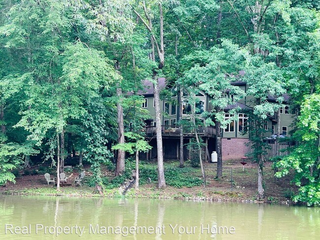 Building Photo - 4 br, 3.5 bath House - 7611 Royal Harbour ...