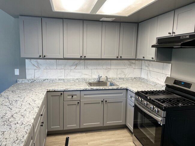 Cocina - 1011 W 7th St