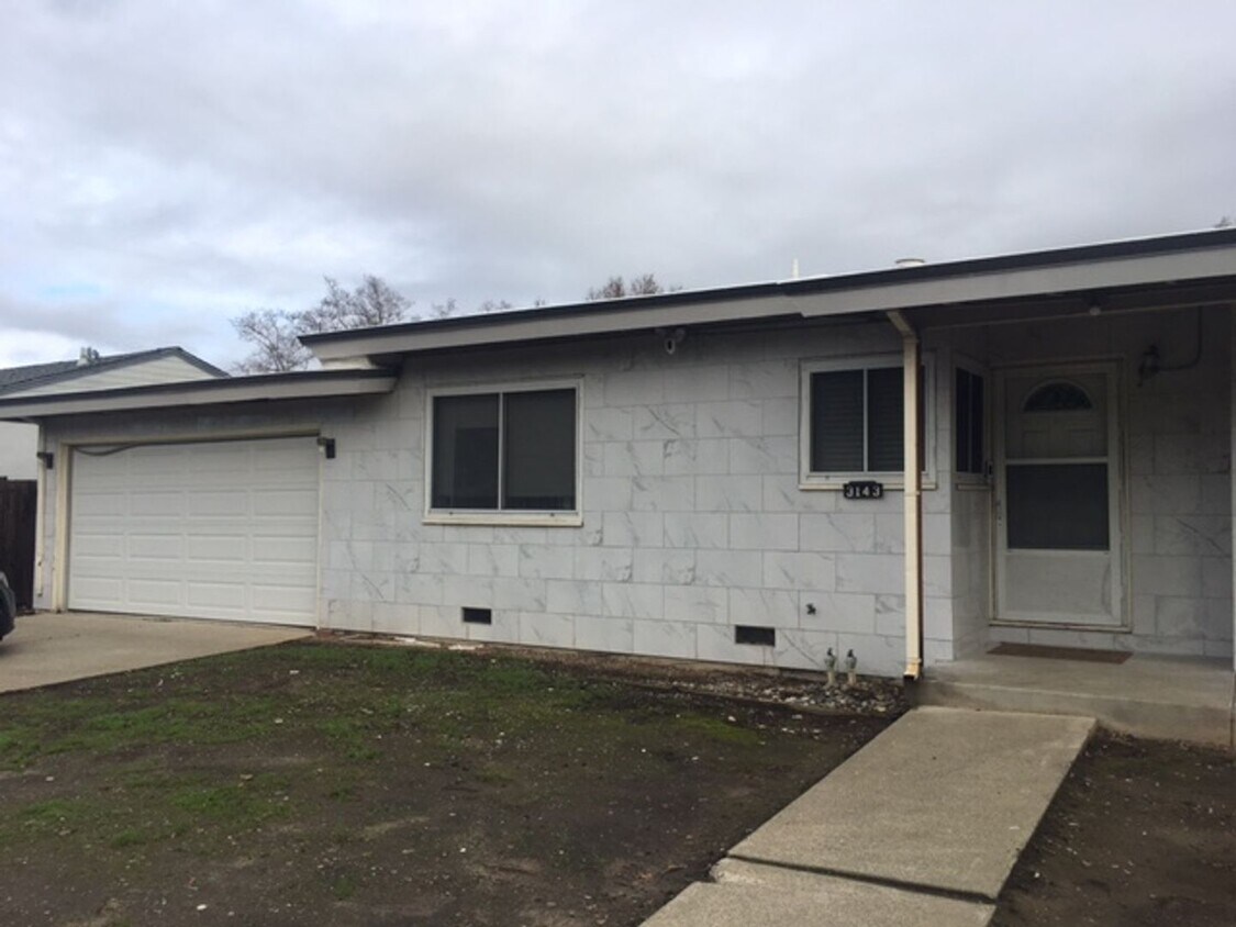 Primary Photo - Awesome 3/2 Rancher in Concord- Close to B...