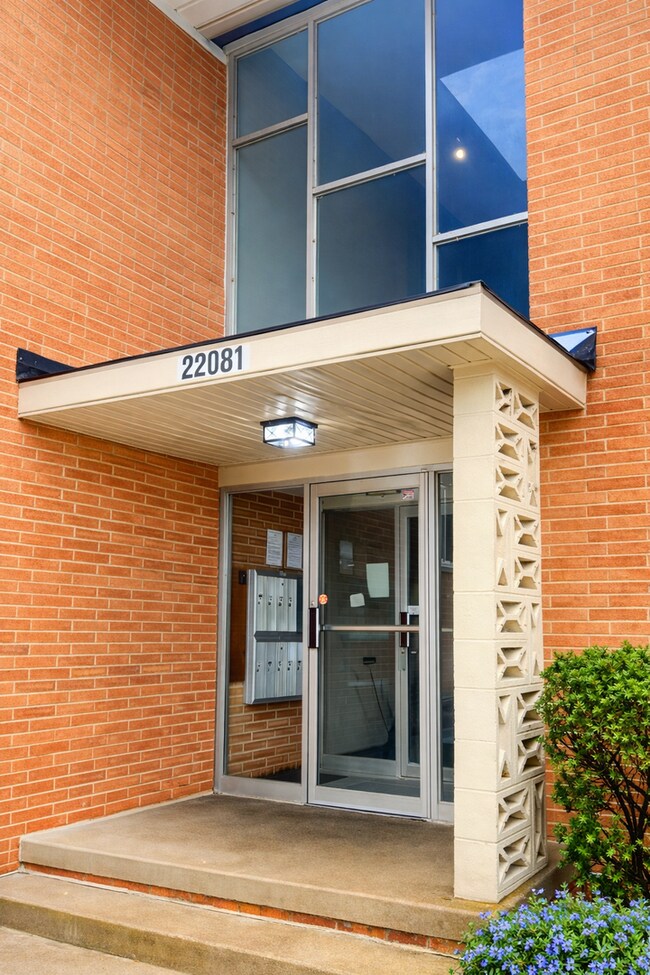 Foto del edificio - Updated Rocky River Condo – 1 Bed, 1 Bath in Prime Location Near Shopping & Lake Erie