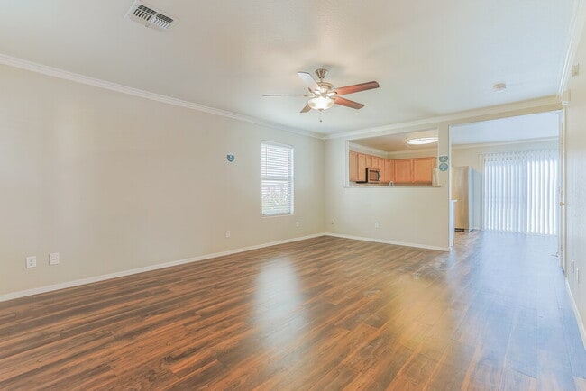 Building Photo - 2297 E Meadow Chase Dr