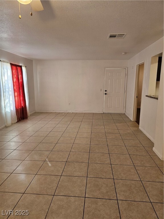 Foto del edificio - 6800 E Lake Mead Blvd