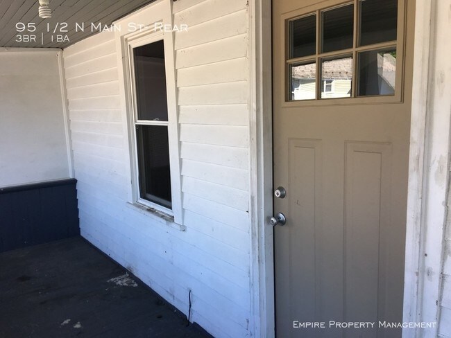 Foto del edificio - 95 N Main St