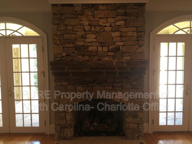 Building Photo - 236 Towill Pl