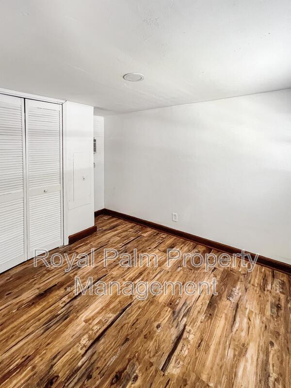 Foto del edificio - 9861 Orange River Blvd