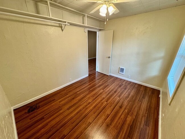 Building Photo - Pet-Friendly Home Conveniently Located Nea...