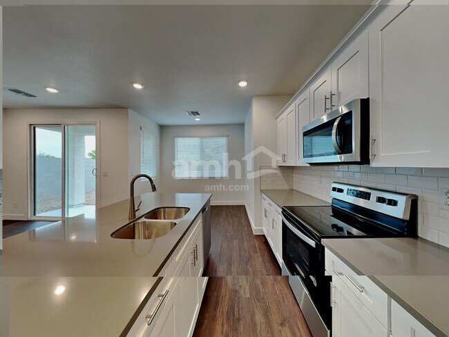 Building Photo - 6625 S 42nd Lane