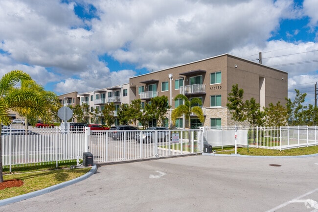 15350 SW 136th St - Amelia