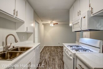 17211 Chatsworth- fully renovated unit in ... Photo