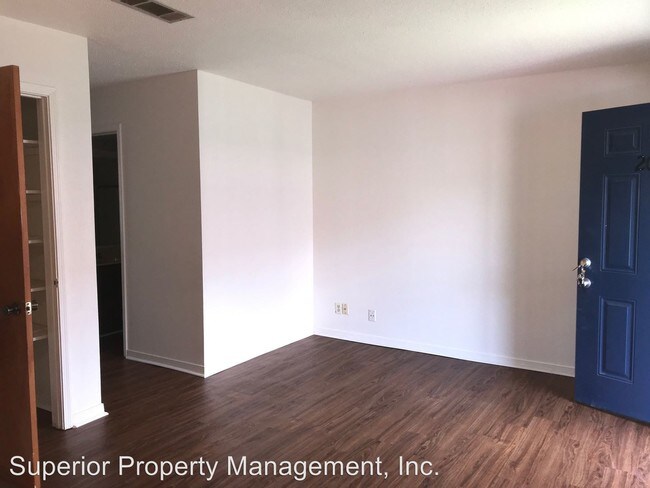 Building Photo - 4480 Pontchartrain Dr