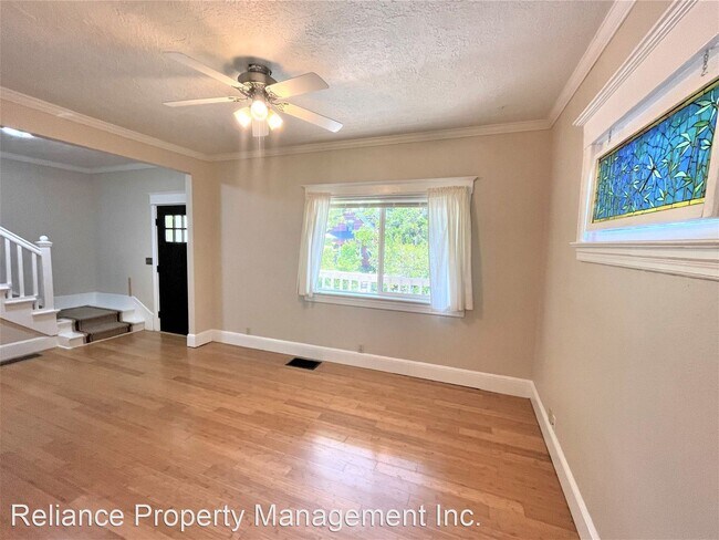 Foto del edificio - 4 br, 2 bath House - 3802 NE Cleveland Ave.