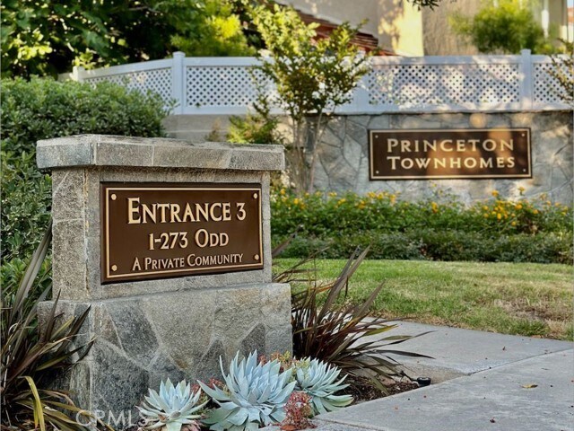 Foto del edificio - 165 Stanford Ct