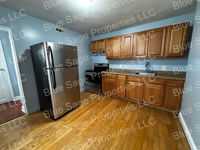 Building Photo - 17 S Church Ln