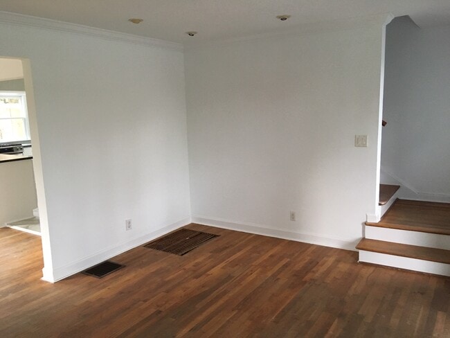 Building Photo - 842 Argonne Ave NE