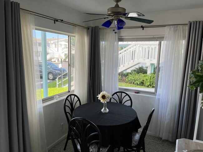 Building Photo - 1980 Sunset Ave