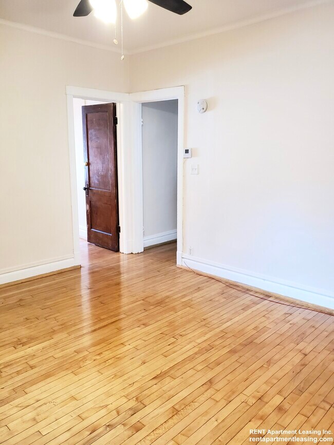 Foto del edificio - 3649 N Albany Ave