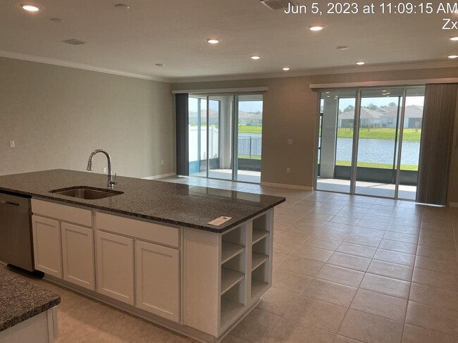 Building Photo - 77 Oakleaf Way