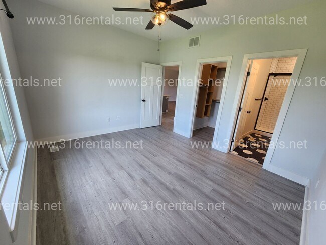 Foto del edificio - 8739-8741 E Summerside Pl