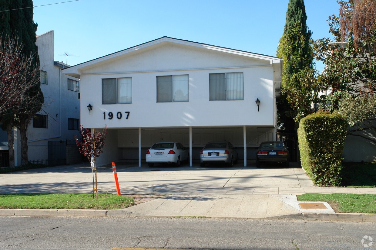 Foto principal - 1907 Overland Ave