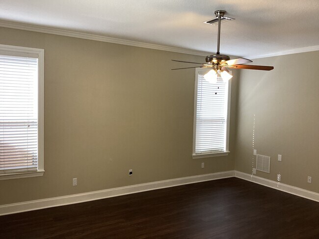 Building Photo - 1651 Mellon Way