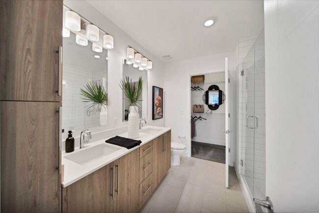 Building Photo - Vesada