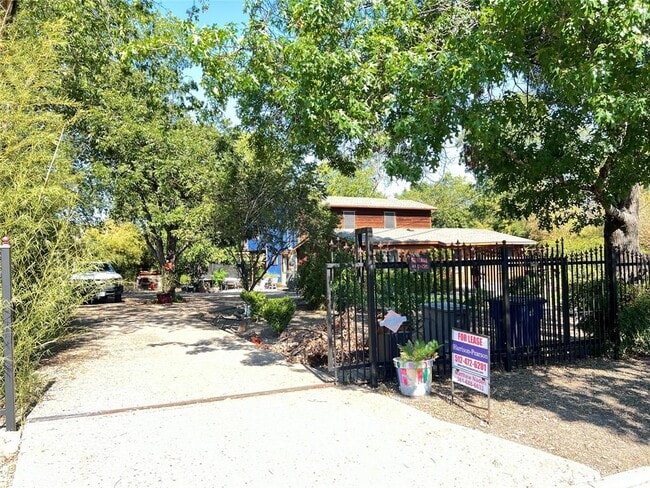 Foto del edificio - 2012 Maxwell Ln