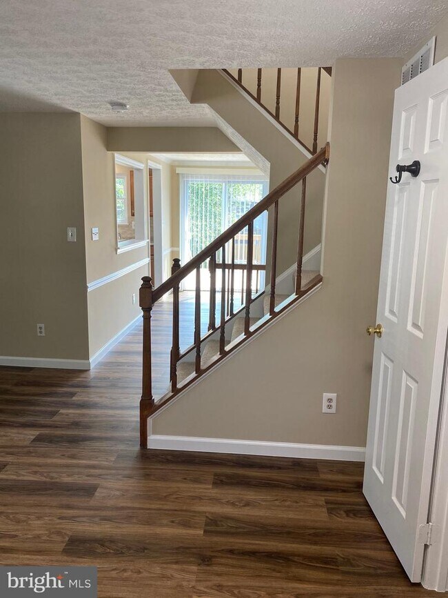 Building Photo - 8616 Braxted Ln