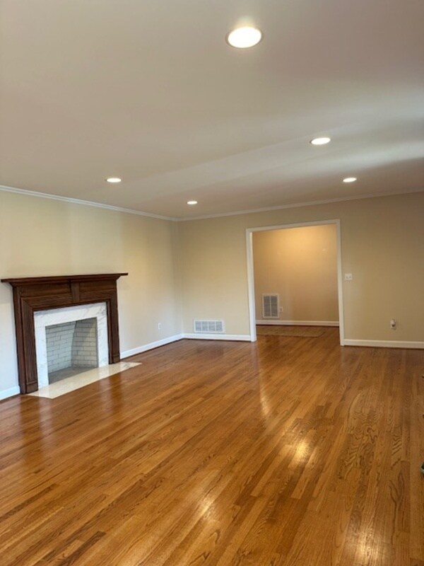 Building Photo - 2 Dargan Ct